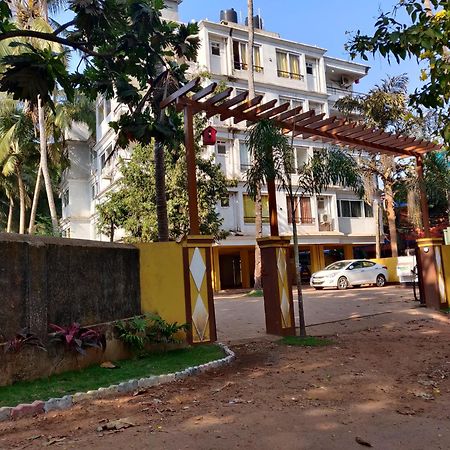 Luxury 2Bhk Apartment Near Calangute Baga Beach With Pool Luaran gambar